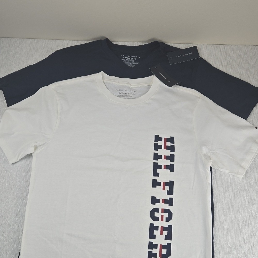 Tommy Hilfiger Boys 2pk T-Shirts XL 18/20 White Graphic Navy VNeck New with Tags